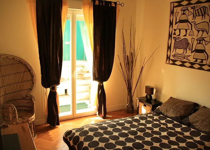 アパート 6 Bedrooms Seaview House, Old Town *