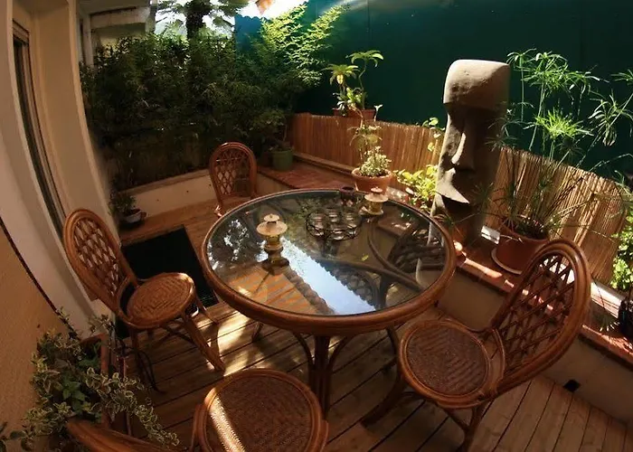 アパート 6 Bedrooms Seaview House, Old Town ニース