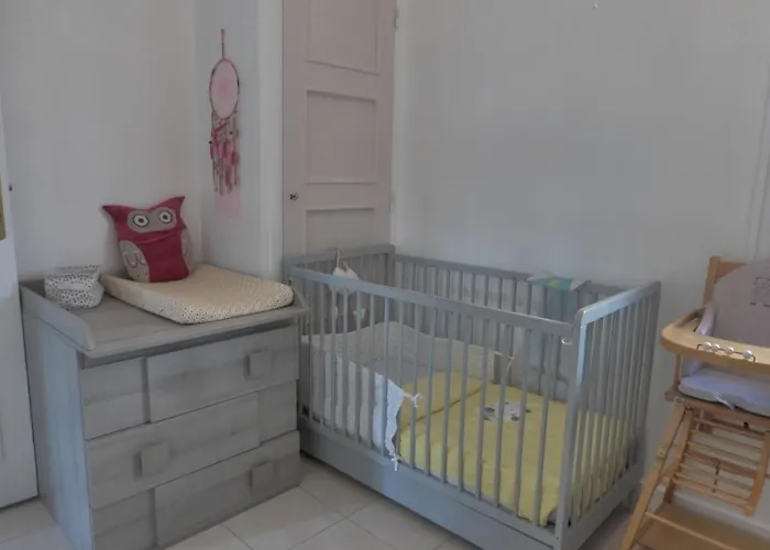 6 Bedrooms Seaview House, Old Town *