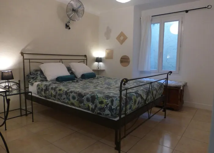 アパート 6 Bedrooms Seaview House, Old Town