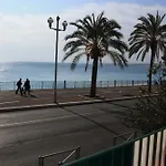 6 Bedrooms Seaview House, Old Town Apartmán *