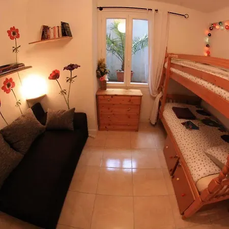 6 Bedrooms Seaview House, Old Town *