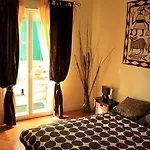 Apartment 6 Bedrooms Seaview House, Old Town Nizza