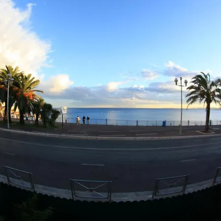 6 Bedrooms Seaview House, Old Town *