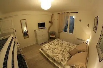 Апартаменты 6 Bedrooms Seaview House, Old Town