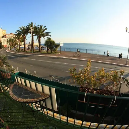 6 Bedrooms Seaview House, Old Town * Ницца