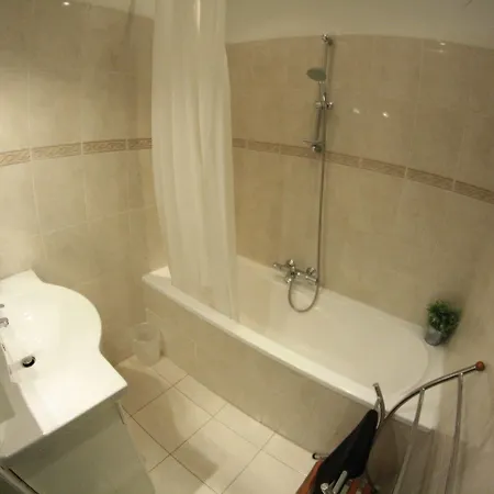6 Bedrooms Seaview House, Old Town Apartmán