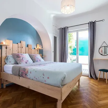 6 Bedrooms Seaview House, Old Town * Nice