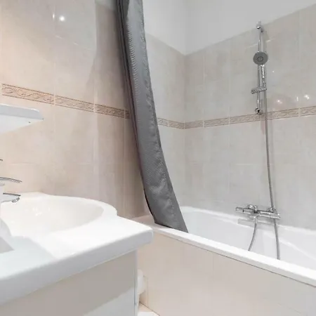 6 Bedrooms Seaview House, Old Town * Nice