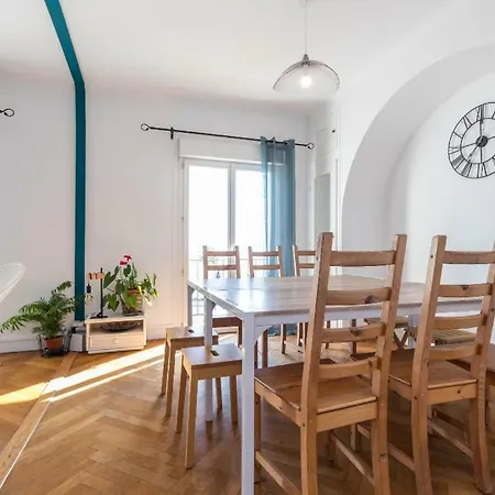 6 Bedrooms Seaview House, Old Town * Nice