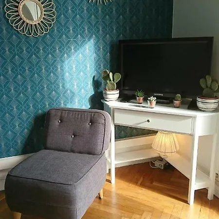 6 Bedrooms Seaview House, Old Town Apartmán *