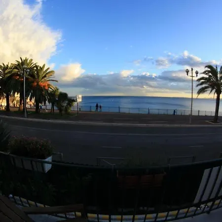 6 Bedrooms Seaview House, Old Town